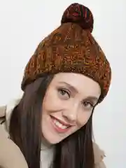 Салатовый шапка унисекс утепленная на флисе с помпоном