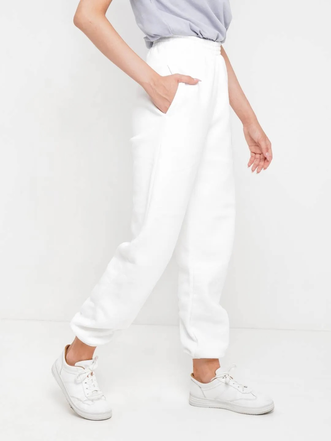 Джоггеры с начесом, белые, теплые штаны, женские купить по цене 2400 ₽ винтернет-магазине KazanExpress