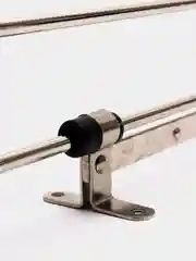 Выдвижная вешалка для шкафа