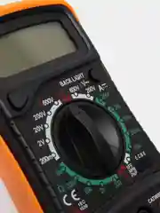 Желтый цифровой мультиметр (тестер) XL830L с функцией прозвонки и подсветкой экрана