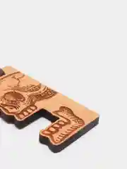 Брелок-подставка для телефона "Череп" из дерева