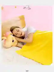 Желтый игрушка мягкая с пледом внутри