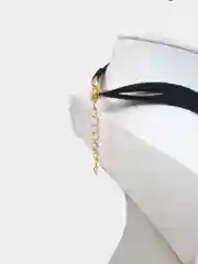 Золотой золотая цепь на шею / цепь на замшевом ремешке /цепь золотая женская из пластика