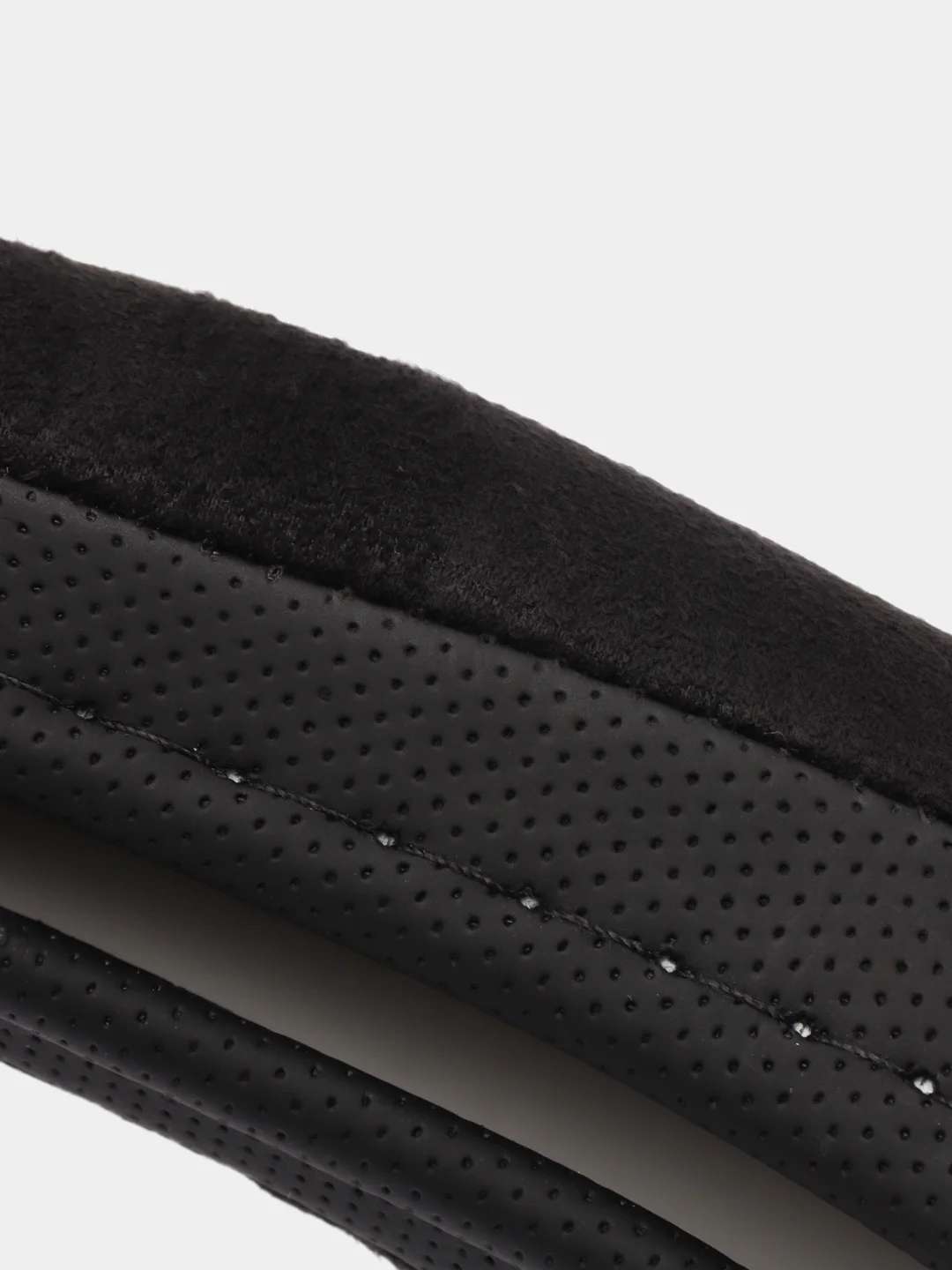 Оплетка на руль (чехол на руль) SKYWAY Sponge classic 8 подушечек M Черная замша S01101032