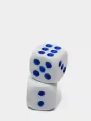 Белый набор игральных кубиков, 1.6 х 1.6 см, разные цвета