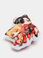 Алый брелок-подушка "Мини Чиби" по аниме Волейбол, Атака титанов, Re:zero и другие