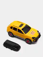 Желтый автомобиль легковой от фабрики Полесье