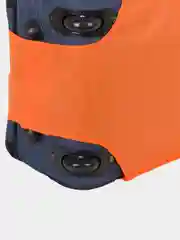Оранжевый чехол для чемодана