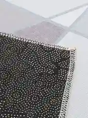 Белый коврик для спальной с нескользящим основанием