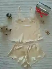 Молочный пижама шелковая женская с кружевными вставками