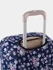Вишнёвый чехол для чемодана