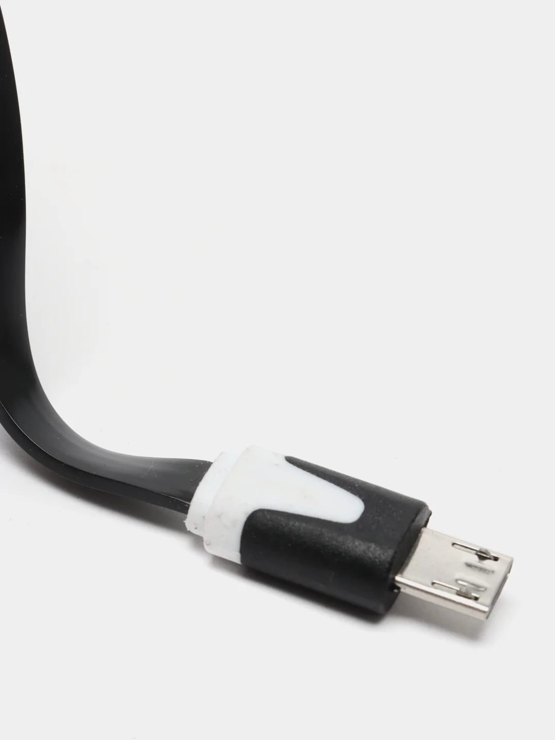 Черный кабель  плоский USB A - micro USB B длина 1,95 метра