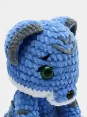 Голубой плюшевый тигренок