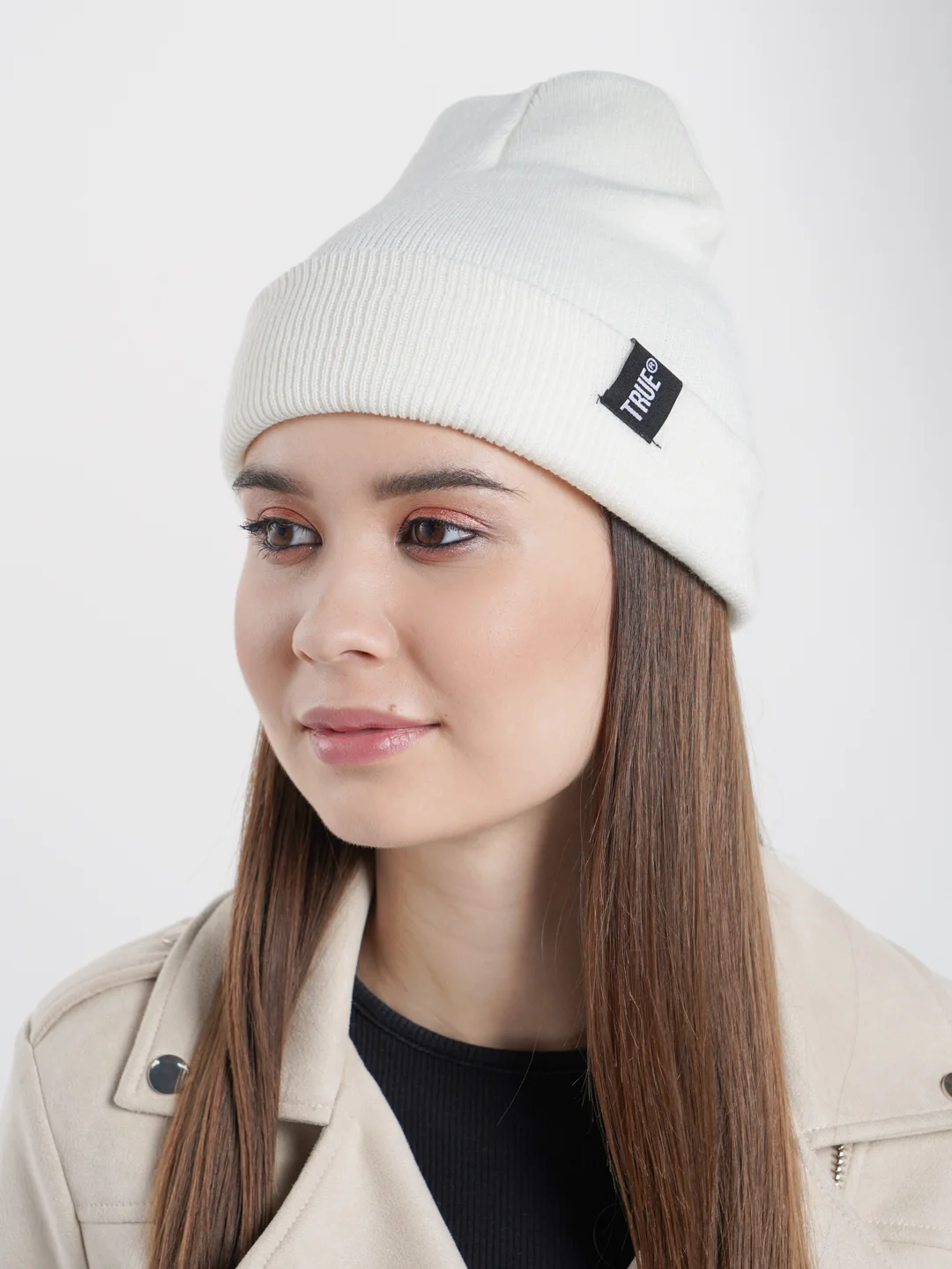 Белый шапка вязанная унисекс TRUE