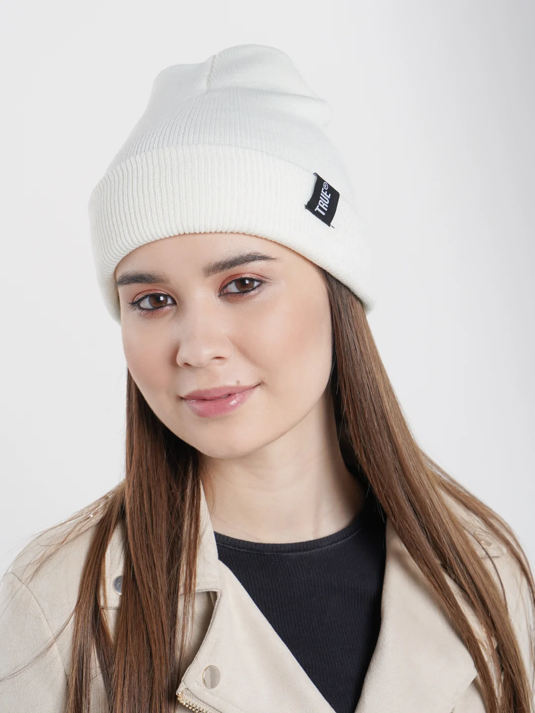 Белый шапка вязанная унисекс TRUE