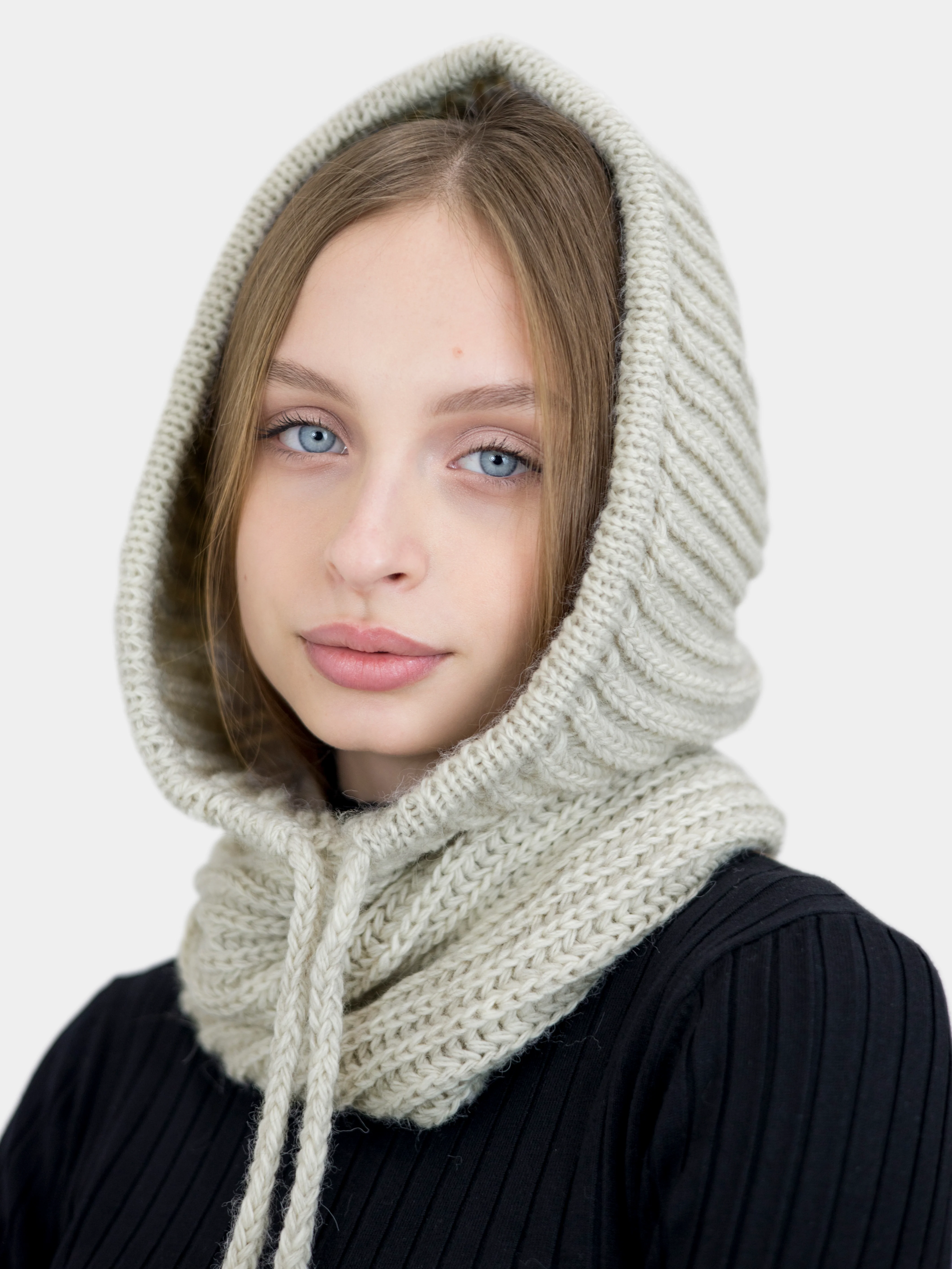 Капор вязанный, осенний, женский