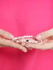 Розовый браслет Романтика