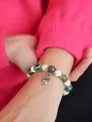 Зеленый браслет Романтика