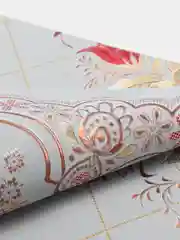 Серебряный клеенка-скатерть на стол, на тканевой основе, 120/200 * 137 см "Роза большая"