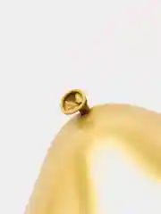 Красный шар воздушный