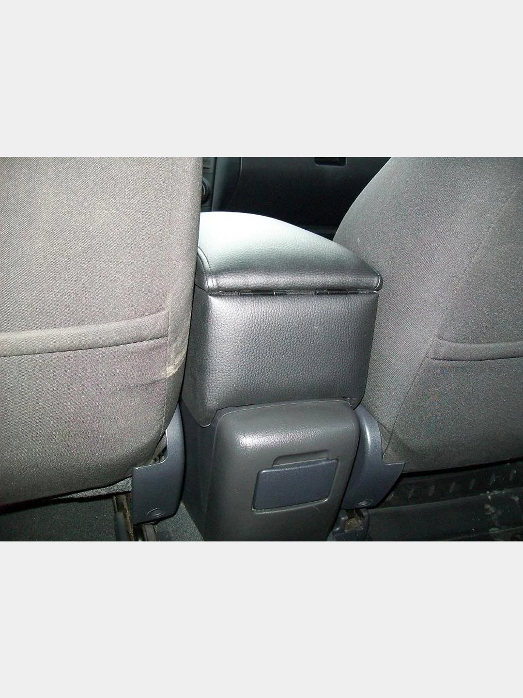 Подлокотник Тойота Авенсис 2 (Toyota Avensis 2), премиум