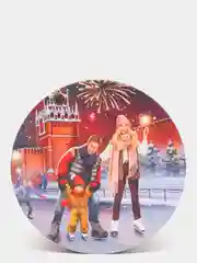 Фиолетовый коробка круглая "С Новым годом", 3 вида