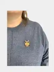 Брошь "Филин" круглый, цветная в золоте