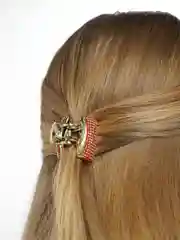 Розовый заколка краб