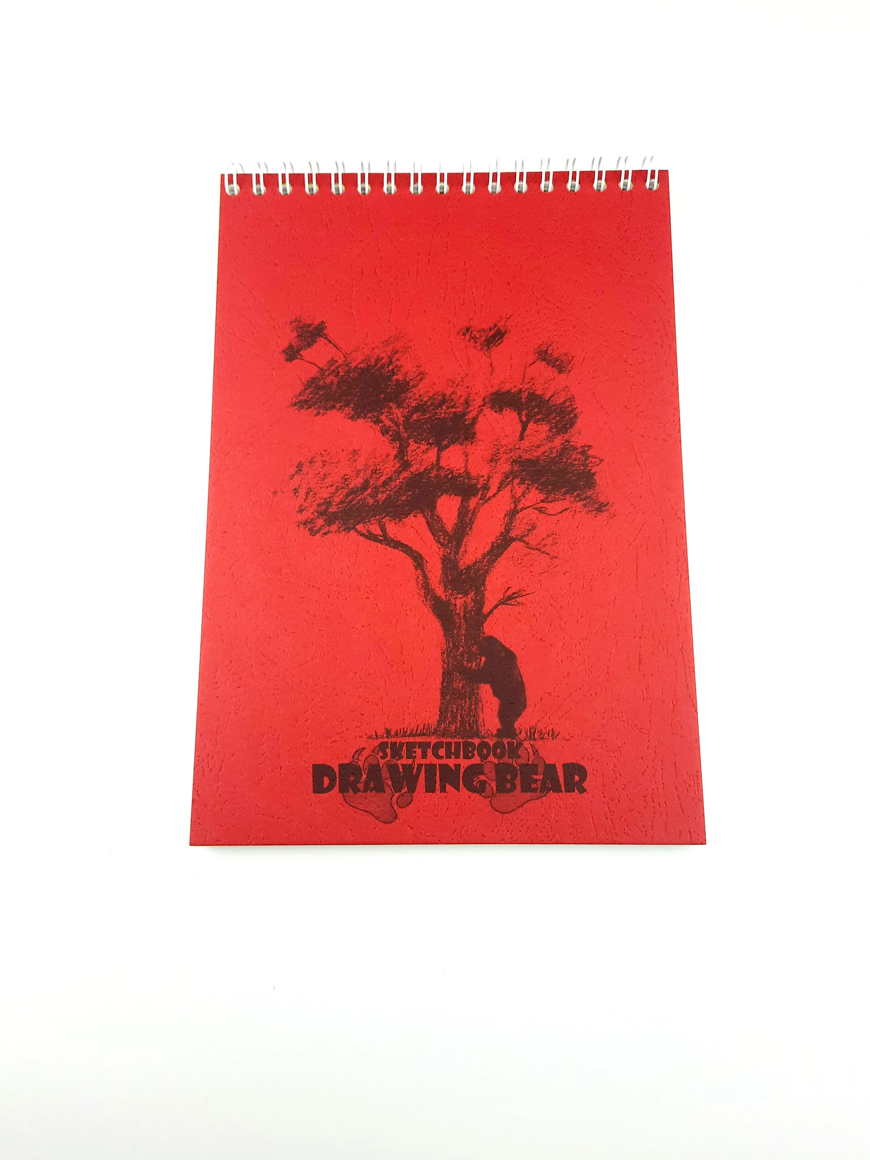 Красный скетчбук DRAWING BEAR , 24 листа, 200 гр/м