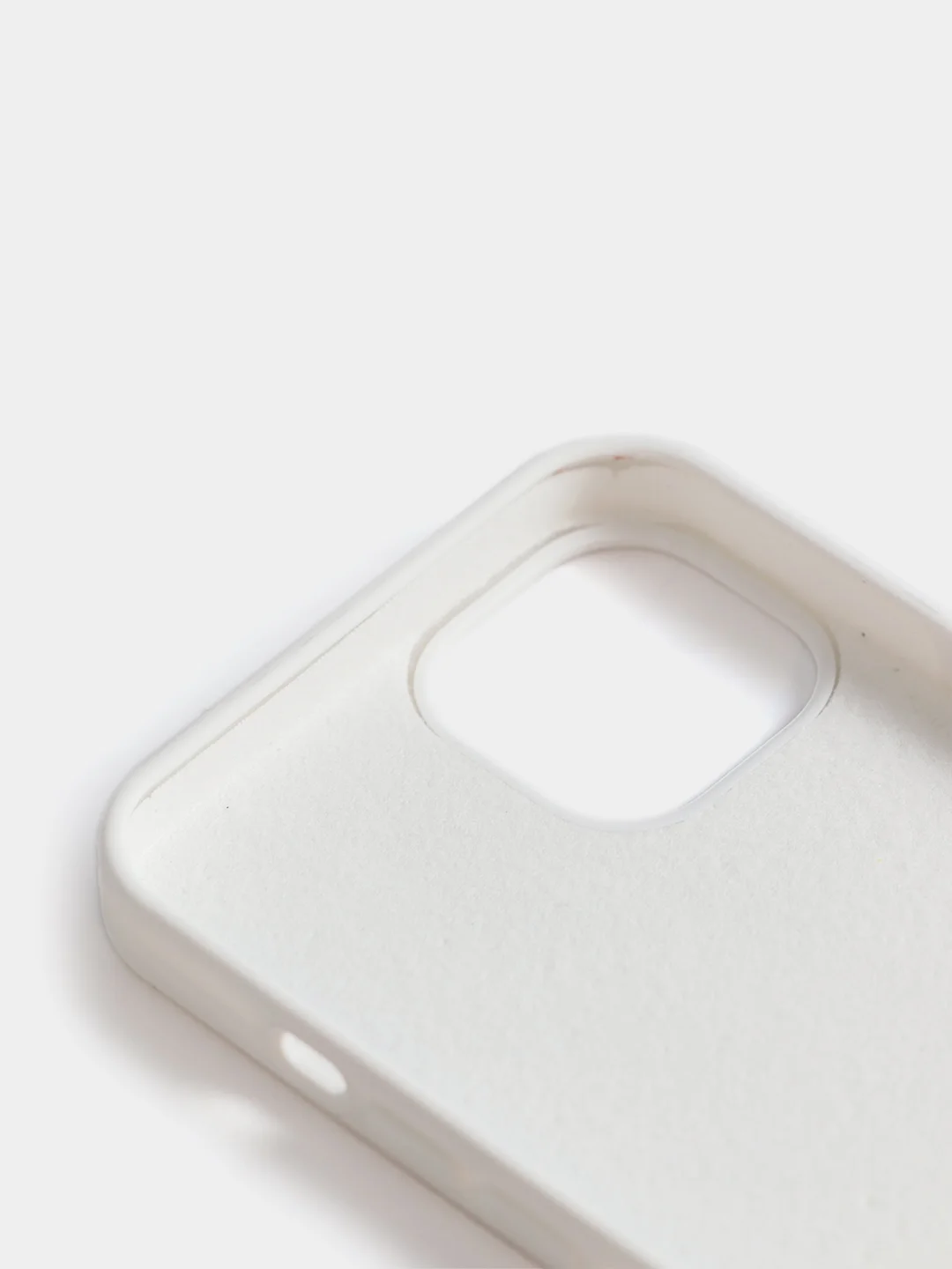 Белый чехол Silicone Case для iPhone 13 / 13 Pro / 13 Pro Max с открытым низом