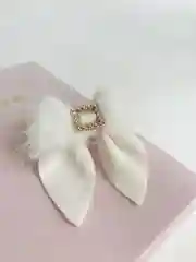 Белый заколка из замши, с натуральным мехом