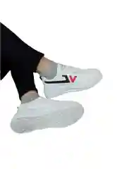 Женские кроссовки кеды