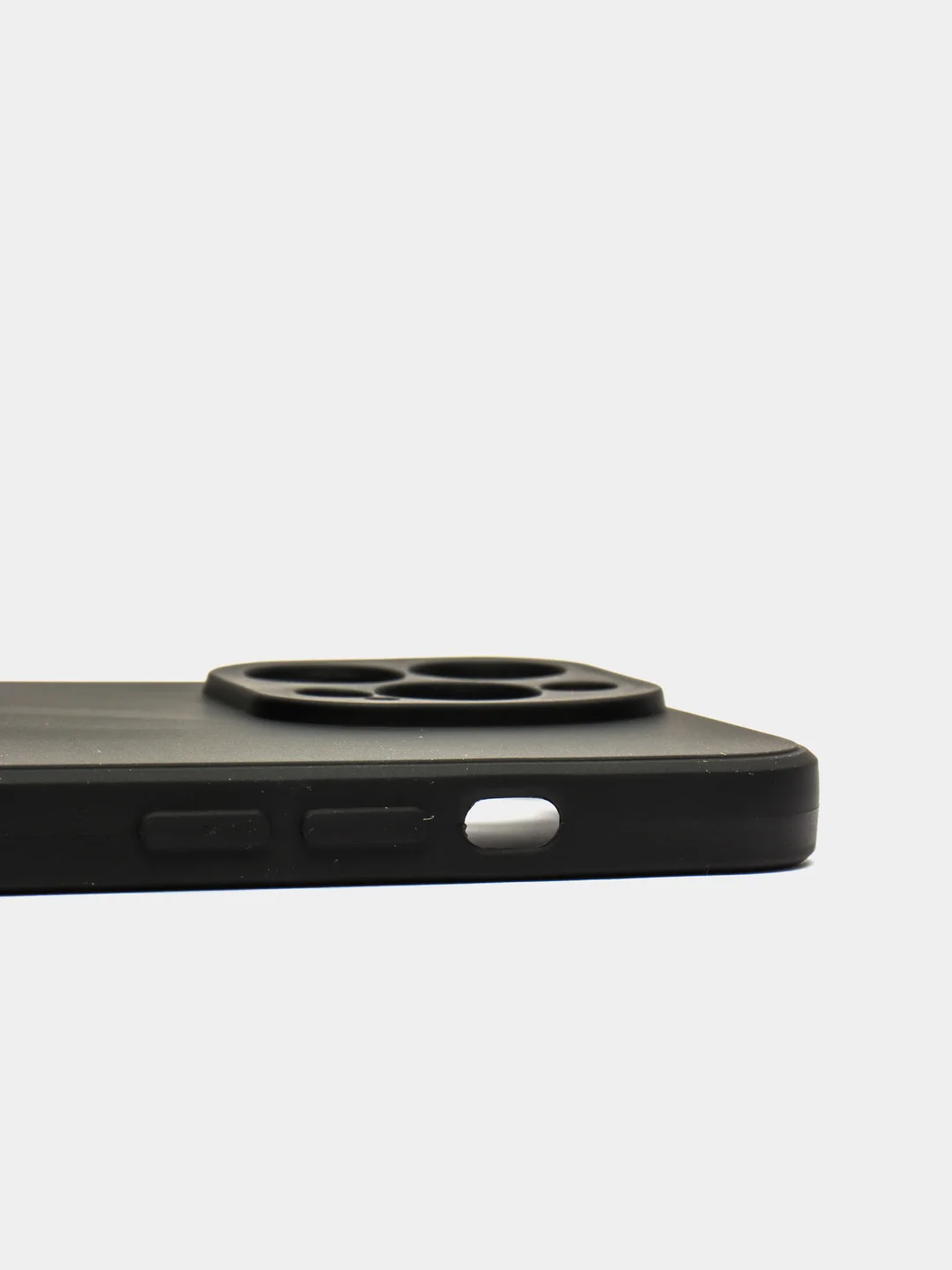 Бежевый чехол для iPhone 13 Pro Max с защитой камеры силиконовый на айфон про макс