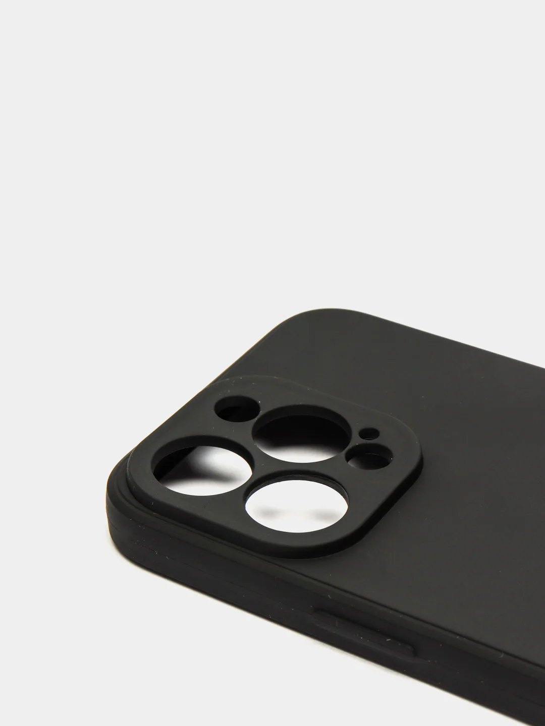 Бежевый чехол для iPhone 13 Pro Max с защитой камеры силиконовый на айфон про макс
