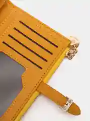 Желтый кошелек