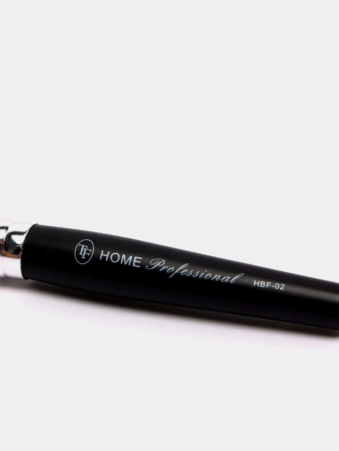 Кисть для тональных основ и кремовых текстур Triumph "HOME Professional"