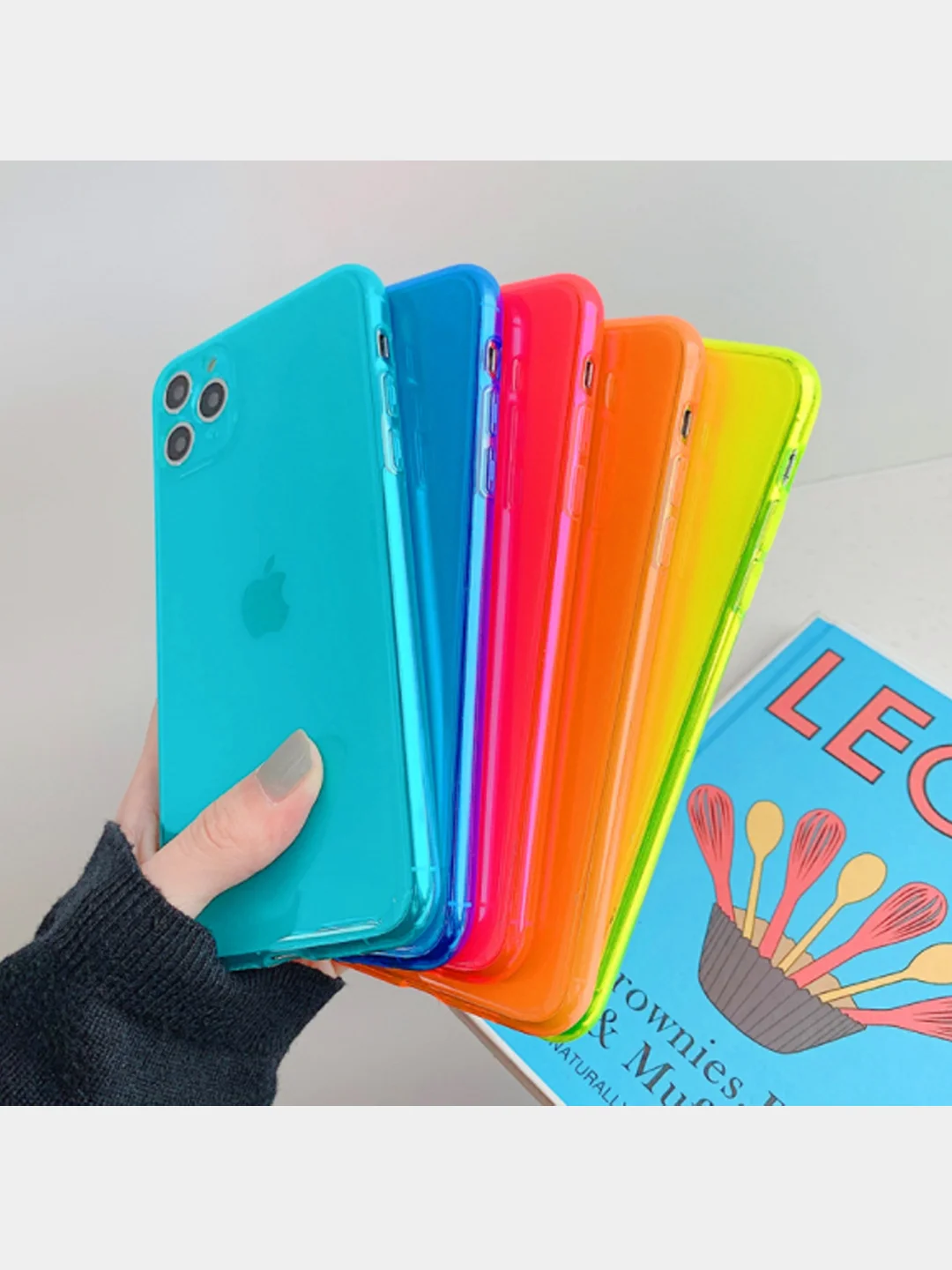 Чехол для iPhone 11, 12, 7/8 Неоновый