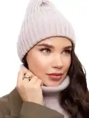Пудровый комплект шапка и снуд