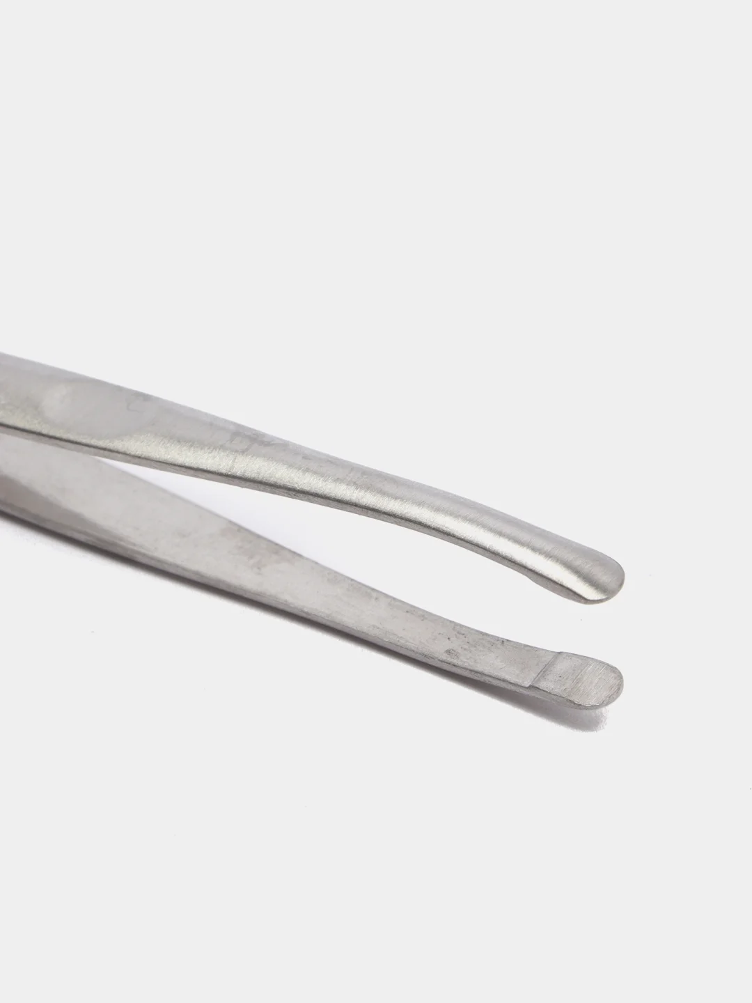 Пинцет для бровей Messer&Nagel SS-R19