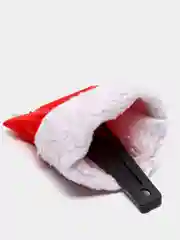 Красный скребок для чистки снега