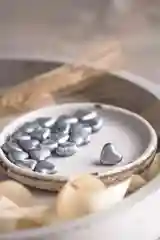 Серебряный сургуч в сердечках, 20 штук
