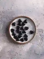 Черный сургуч в сердечках, 20 штук