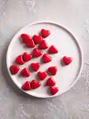 Красный сургуч в сердечках, 20 штук