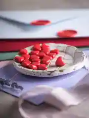 Алый сургуч в сердечках, 20 штук