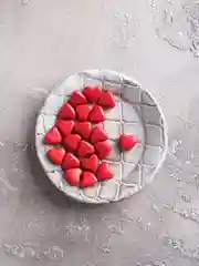 Алый сургуч в сердечках, 20 штук