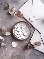 Белый сургуч в сердечках, 20 штук