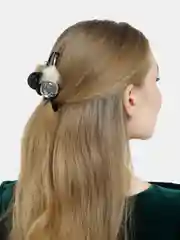 Бежевый краб для волос