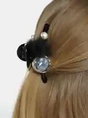 Черный краб для волос