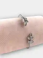 Белый женские Браслеты под серебро