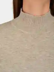 Бежевый джемпер женский